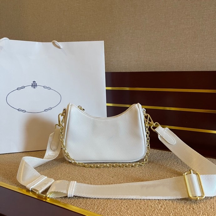 

DG New model arrived Imported highlights are used graceful bag bag Cross striped cowhide Large capacity and space mini bag, 02