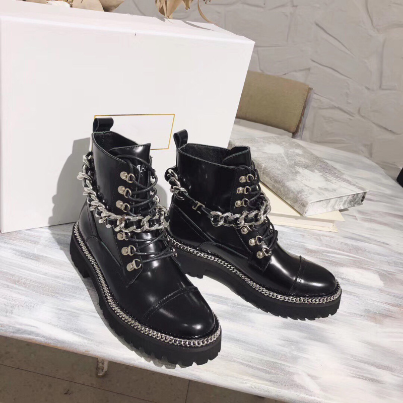 

Black patent leather Motor ankle combat boots Chain-Link Accents boot round Toe lace-up buckle Martin booties luxury designers brand shoes for women factory footwear, Gift(not sold separately)