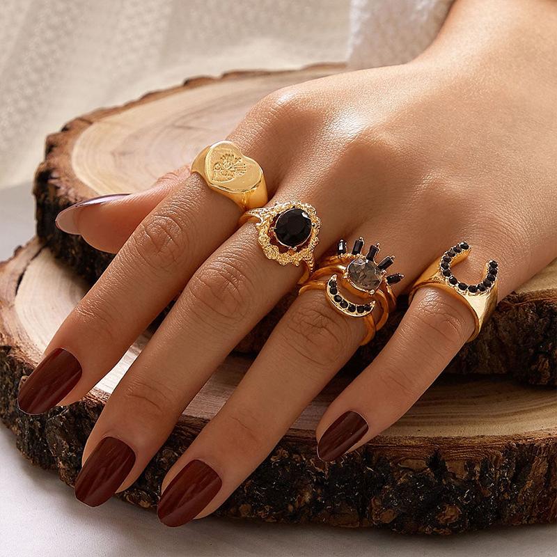 

Cluster Rings 6Pcs/Set Luxury Women Set U Shaped Moon Flower Gem Black Crystal Heart Carved Knuckle Gold Ring Fashion Party Jewelry