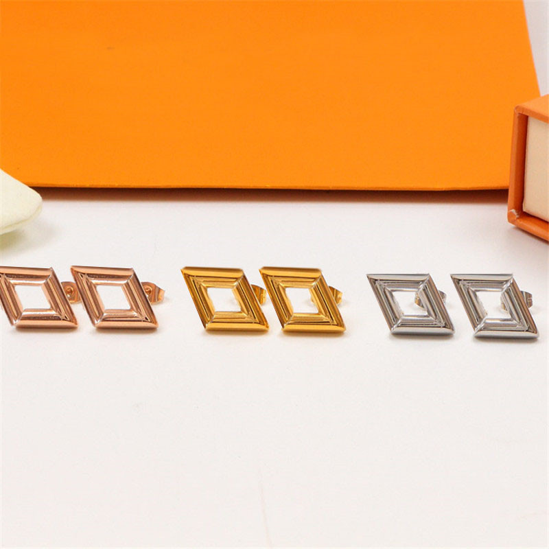 

Designer Letter Charm Earrings Rose Gold Silver Studs Titanium Steel Jewelry For Women