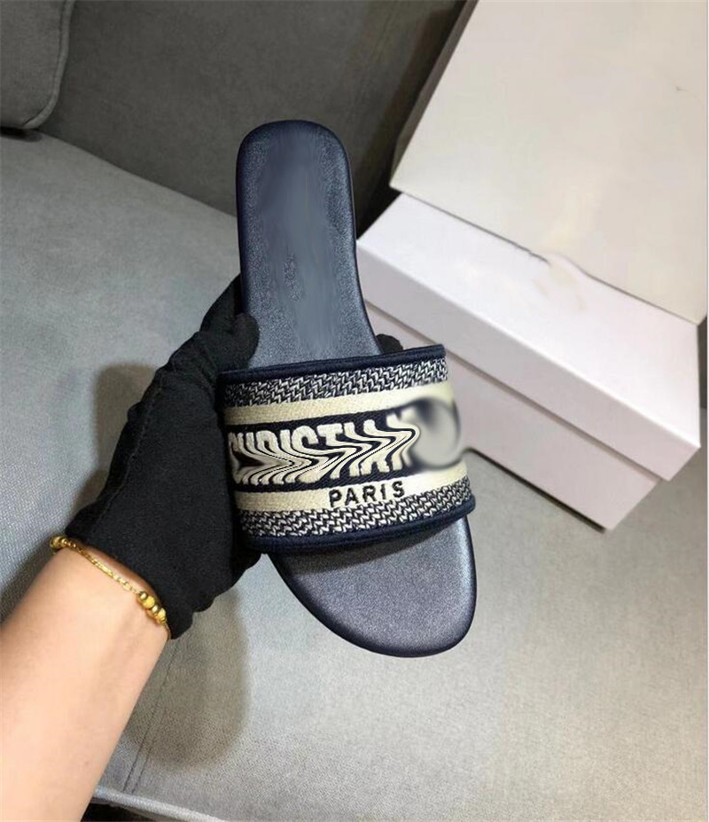 

Women's Casual Slippers Classic design sandals Fashion high quality beach shoes female comfortable Embroidery letters slipper ladies flip flops sandal D10246, Extra freight