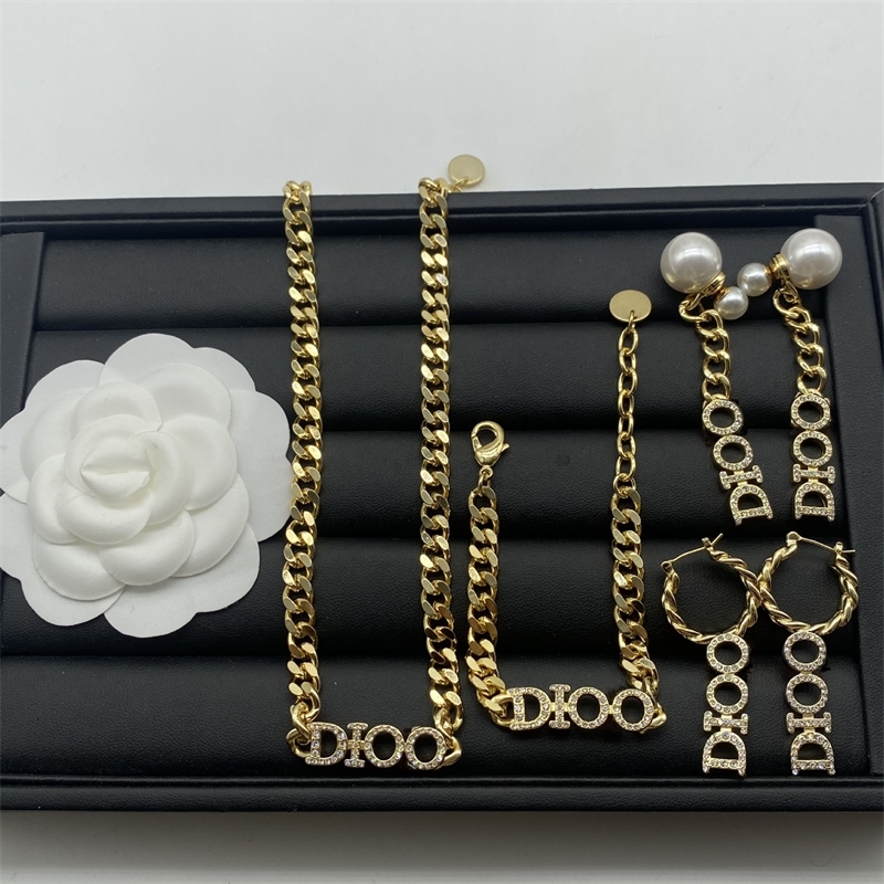 

Cd Earrings Star Net Red d Family Necklace Bracelet Letter Bee Size Pearl Temperament Female