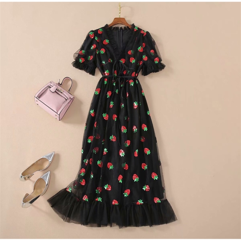 

LA.TENDRE Black Strawberry Dress Woman Puff Sleeve Mesh Long Dress Lace Up Strawberries Plus Size Black Dresses Women Party 210320