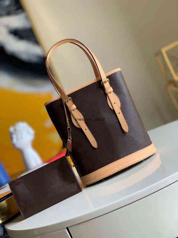 

new Women HANDBAG ICONIC TOP HANDLE SHOULDER CROSS BODY CLUTCHES EVENING Girl Fashion Simple Portable Leisure Bucket bag with wallet, Brown