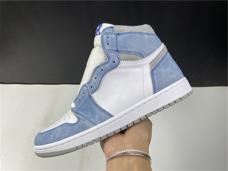 

Top Quality I Hype Royal Basketball Shoes Mens J1 White Blue Designer Sports Sneakers Ship With Size, Bubble wrap packaging
