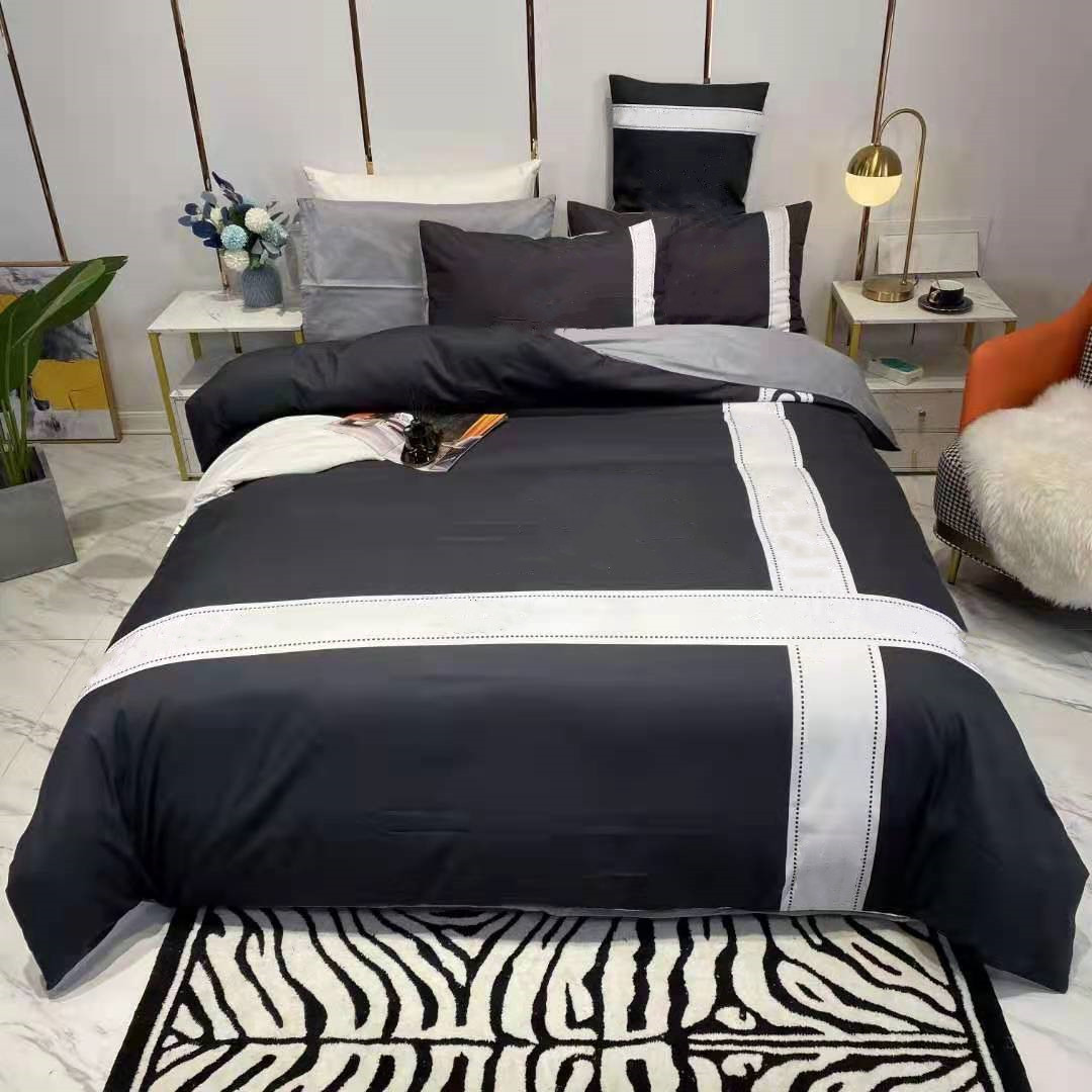 

Cotton Bedding Sets 4pcs Designer Letter Strip Digital Printing BedClothes Pillow Sheet Adult Soft  Size Comforter Cover