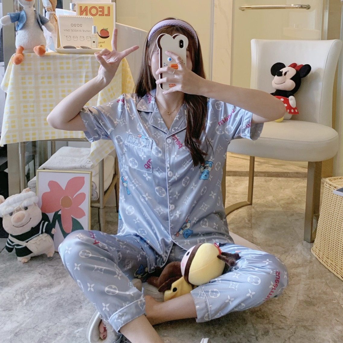 

Wholesale Summer Designer Letters Silk Pajamas Sets Home Textile Red Green Stripe Cartoon Print Women Short Sleeve Lapel Cardigan Sleepwear Night Clothing, As pic