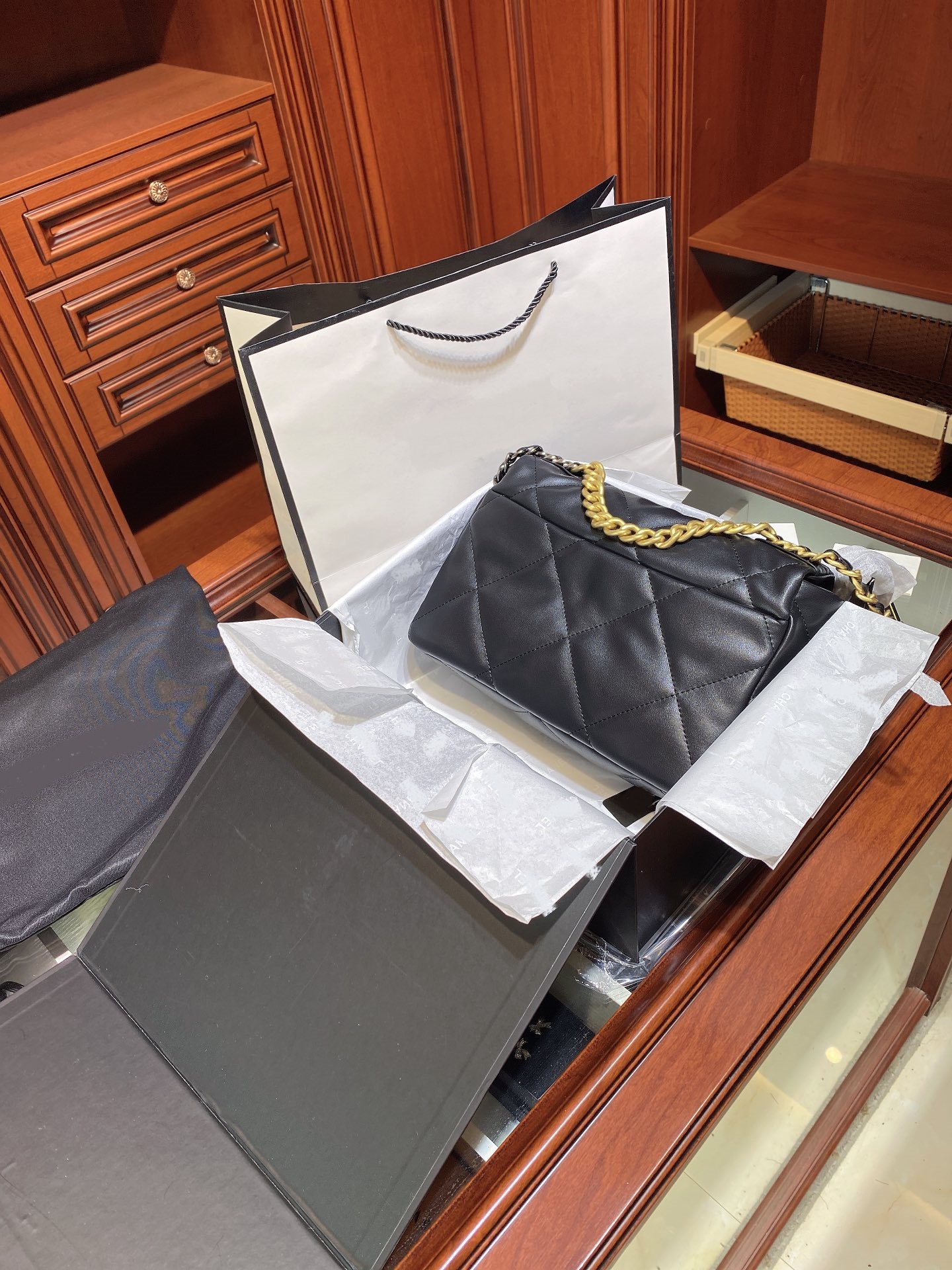 

19 serise gold chain crossbody evening bags Fashion small size classic temperament women handbags leather envelope clutch Shoulder purse bag, Black