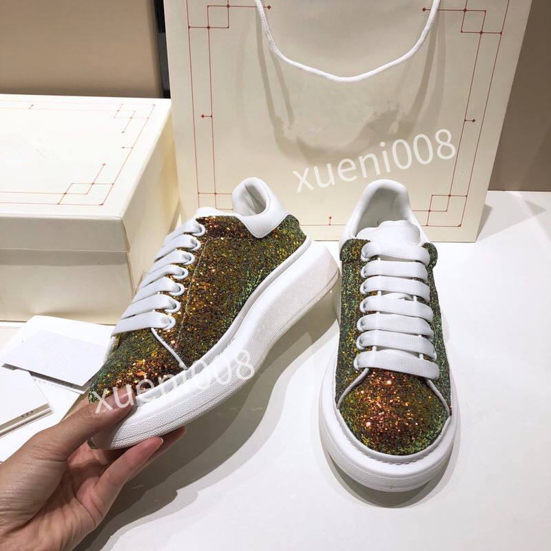 

2021 Studded Spikes Casual Shoes Top 35-46 Golden Shining Fashion Leather And Nail Red Men Ladies Flat Designer Soled Party Wedding xrx190627, Choose the color