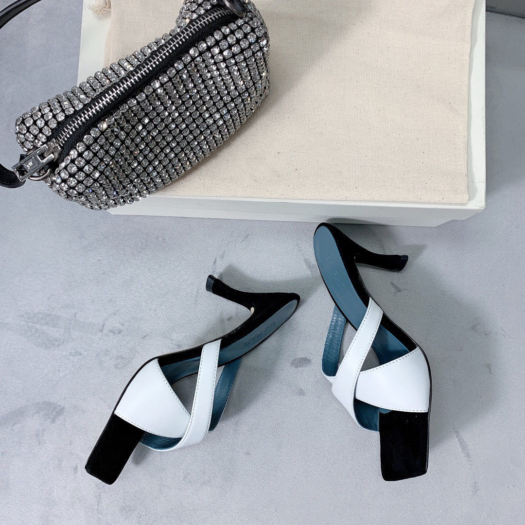 

Genuine leather sandals 2021 spring and summer models French slippers niche square head cross thick high-heeled stiletto women's outer wear, Black