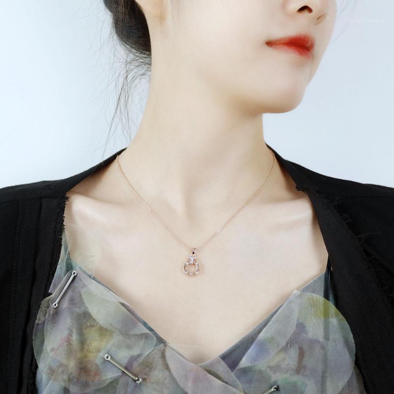 

Chains 316L Stainless Steel European Stylish Rose Round Roman Bumerals Charm Chain Necklace For Women Fashion Jewelry