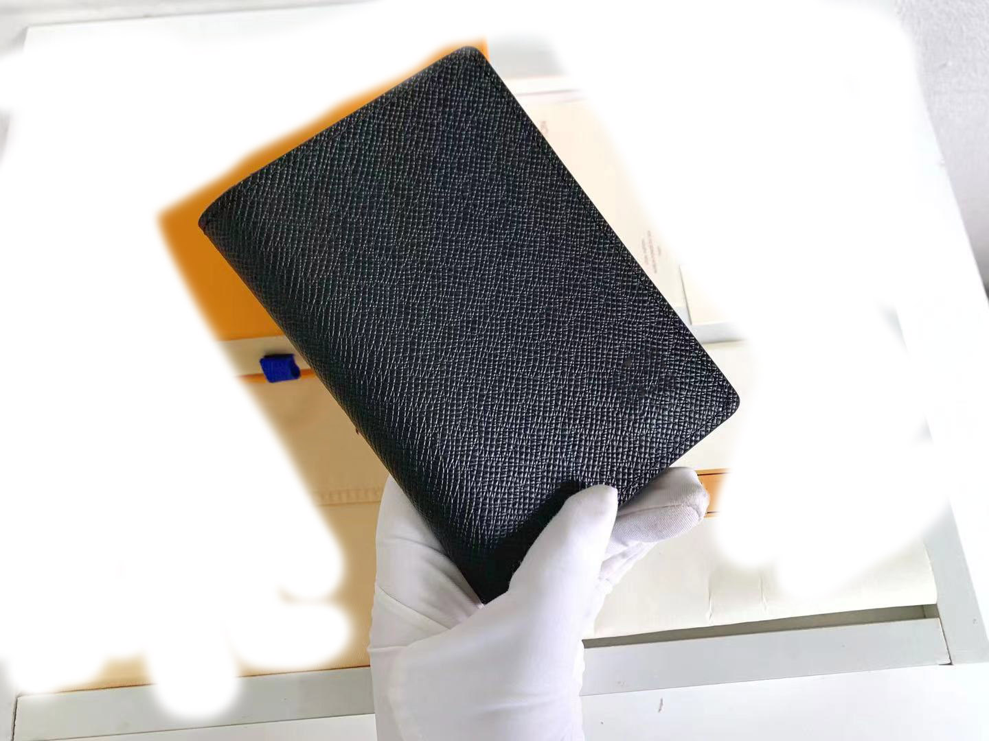 

Designer wallet purses Passport book Women's Wallets Female Designers Purse Fashion Card Holder Pocket Long Women Bag with Box free ship, Black plaid #m60181