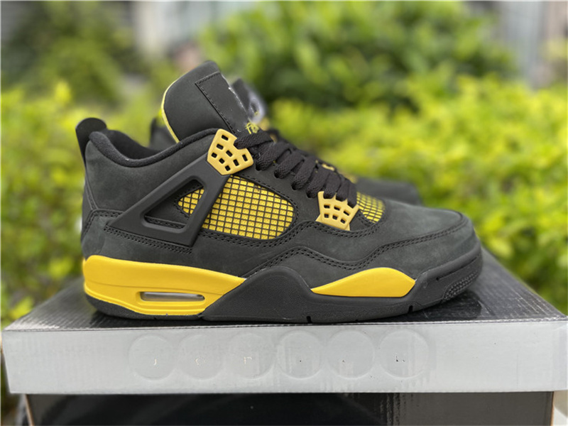 

Release 4 IV Thunder Mens Basketball Shoes Jumpman 4s Black Yellow Designer Sports Sneakers Size EU40-47.5, Customize