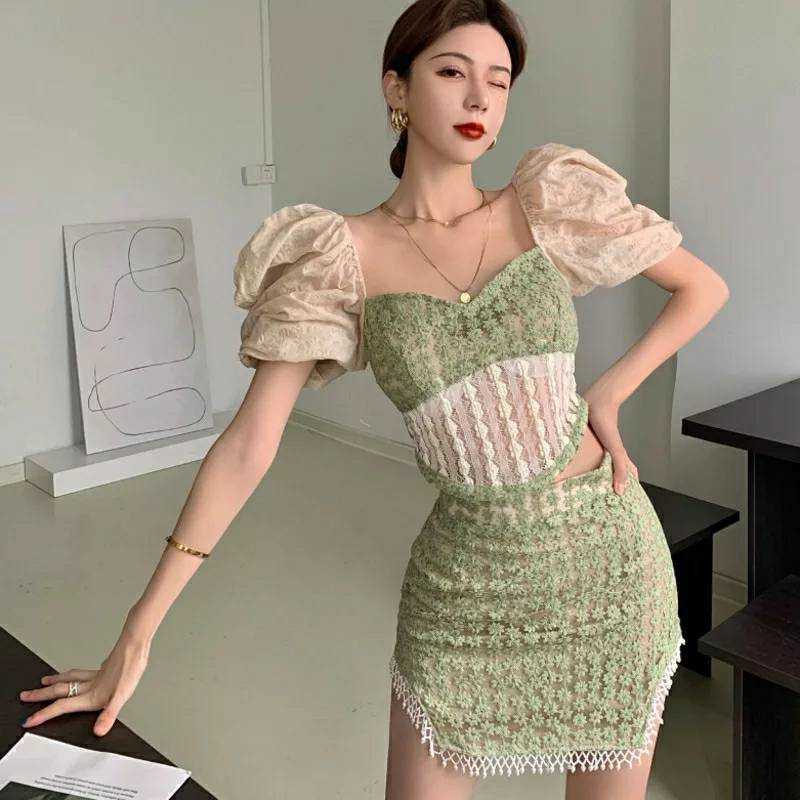 

Summer 2 Pieces Set Women Elegant Sexy Lace V-Neck Puff Sleeve Crop Top + High Waist Bodycon Tassel Mini Skirts Suit 210526, Photo color