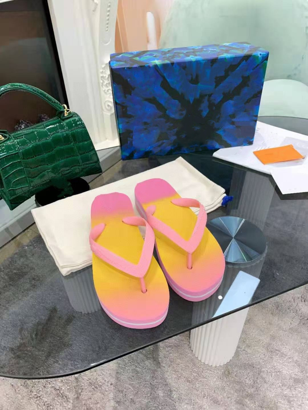 

2021 new luxury Designer Ladies Sandals Summer Flat Slipper fashion beach woman Big head Slipper Rainbow letters designer slippers, Supplement link