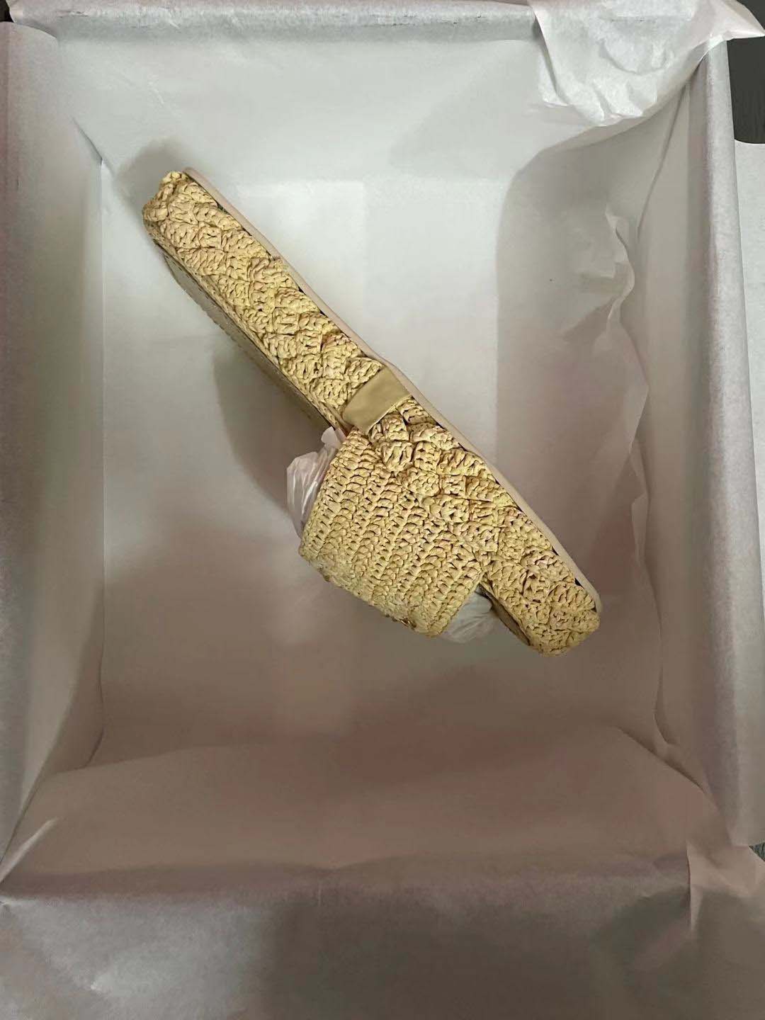 

2021 Spring and summer fashion designer sandals, good quality luxury slippers, hand woven size 35 to 40 Real pictures with box, Black