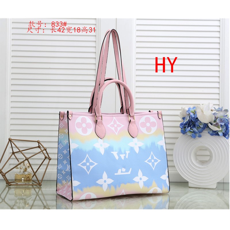 

2021 good Quality luxurys designer bags for women CrossBody 071901 Canvas Printed Handbag ladies Shoulder Bag purse Cross Handbags 833, 42x18x31cm