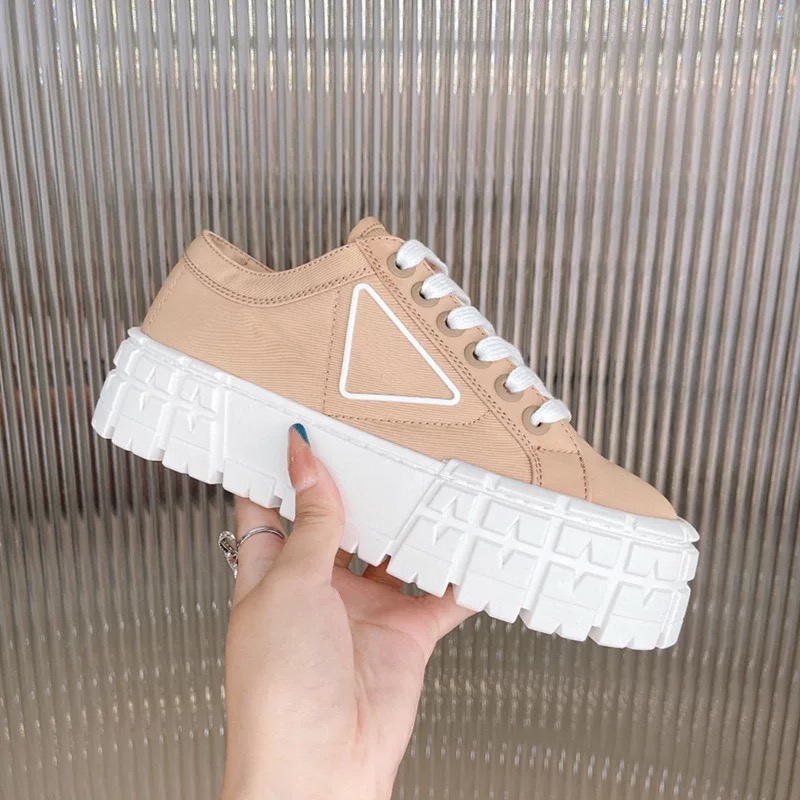 

2021 new European and American fashion P shoes, platform elastic feet, female celebrity low top sneakers, Blue