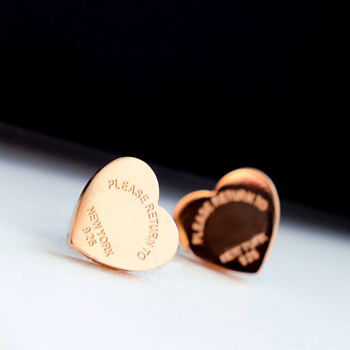 

Gold Stud Heart Earrings,T C