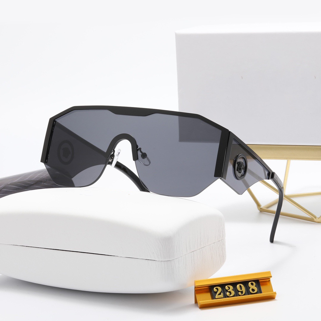

High quality 2398 Medusaity Brand Designer Sunglasses wood glasses for men women Fashion buffalo sun glasses with box case, White;black