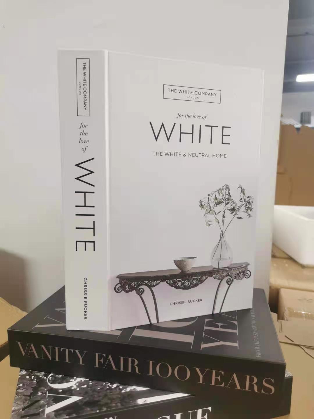 

Boxes in the shape of fake books for home decorating, ideal for storage, elegant and stylish, can be personalized L0323