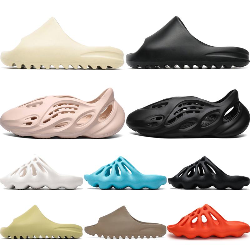 

2021 Kanye Foam Runner Clog Sandals Triple Black Blue Red Slides Fashion Slipper Women Mens Slippers Tainers Men Beach Sandals Flip Flops