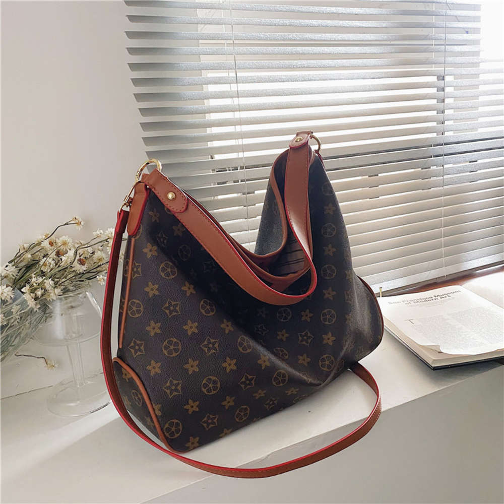 

Vintage handbag Medieval classic bag 2022 summer high-end one-shoulder diagonal large-capacity presbyopic pochette, Brown