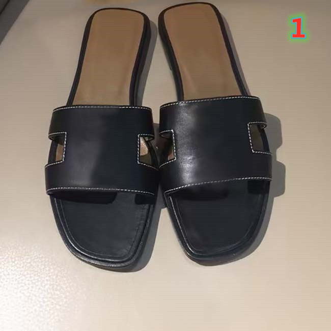

Classic flat bottomed beach slippers summer women cartoon big head leather bathroom fashion women's shoes large size 35-41-43, Black