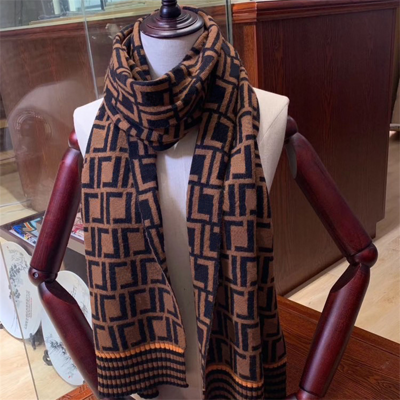 

Designer Men Woman Cashmere Scarf Fashion Winter Scarves Shawls Big Letter Pattern Wool Landscape Classic Pashmina High Quality 190cm X 35cm