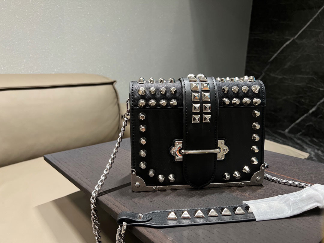 

New trend Luxury Crossbody Bag Shoulder Bags Designer Wallet Cross body Handbags High-end Fashion brand Rivet decoration Silver chain, Customize