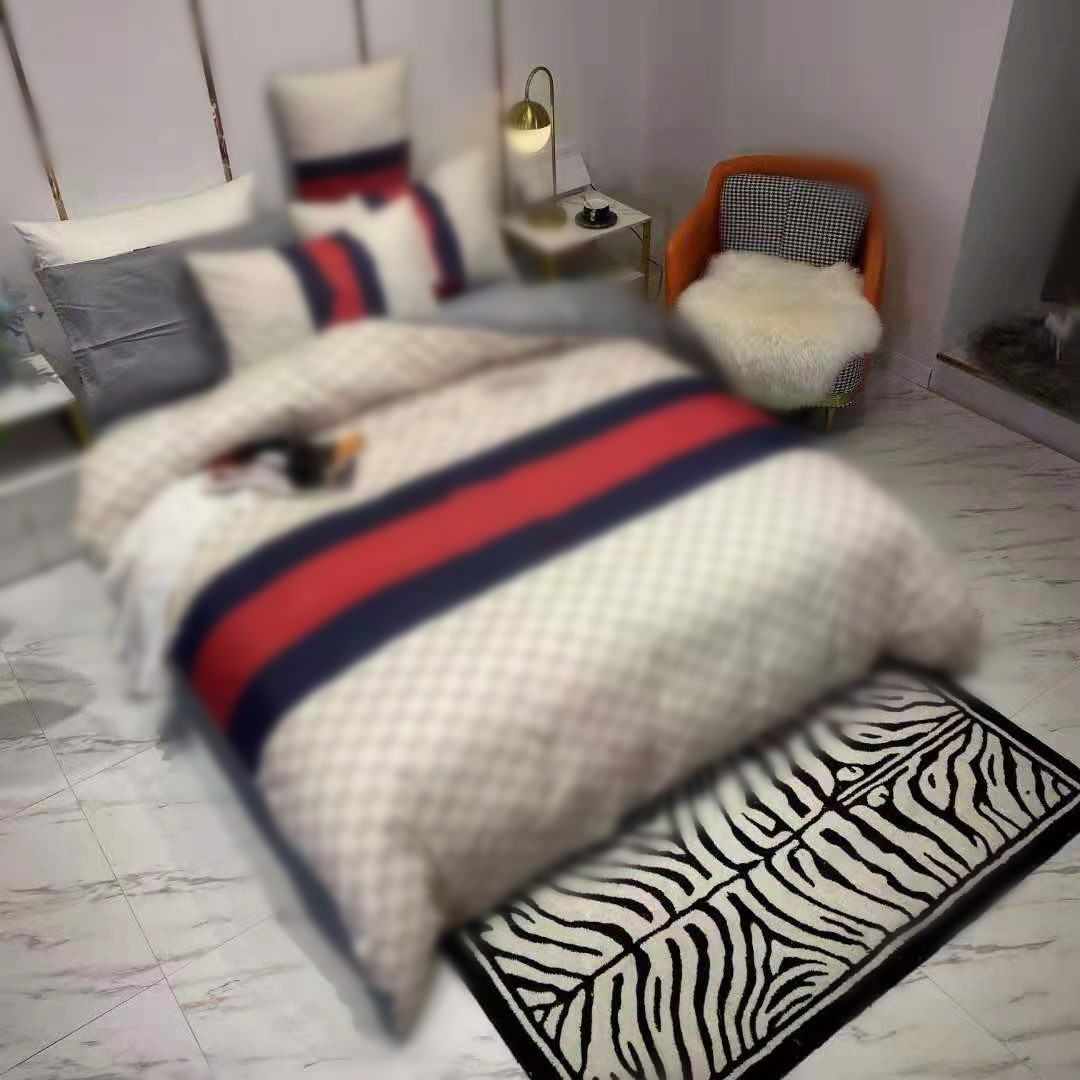 

Designer 4pcs Bedding Sets Cotton  Size European Style Quilted Cover Pillow Cases Bed Sheet Duvet Comforter Covers, Dustbag