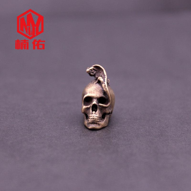 

Punk Lizard Skull Brass Paracord Knife Beads Keychain Jewelry Backpack Pendant Fashion Gift Outdoor Gadgets