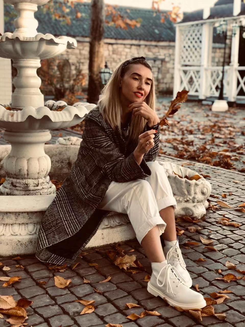 

Soft Split Leather Women White Ankle Boots Motorcycle Boots Female Autumn Winter Shoes Woman Punk Motorcycle Boots 2020 Spring K78, 8 hole white 2 fur