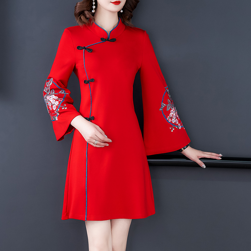 

20212021 spring new improved cheongsam female ancient hanfu retro chinese style dress floral flare sleeve buckle party dress women, Black;gray