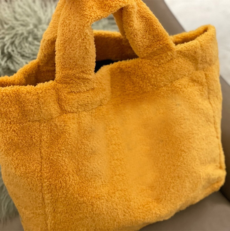 

2021 designer bags autumn winter fashion Plush women Handbags large shopping tote Handbag 4 colors 39 * 33cm, Black