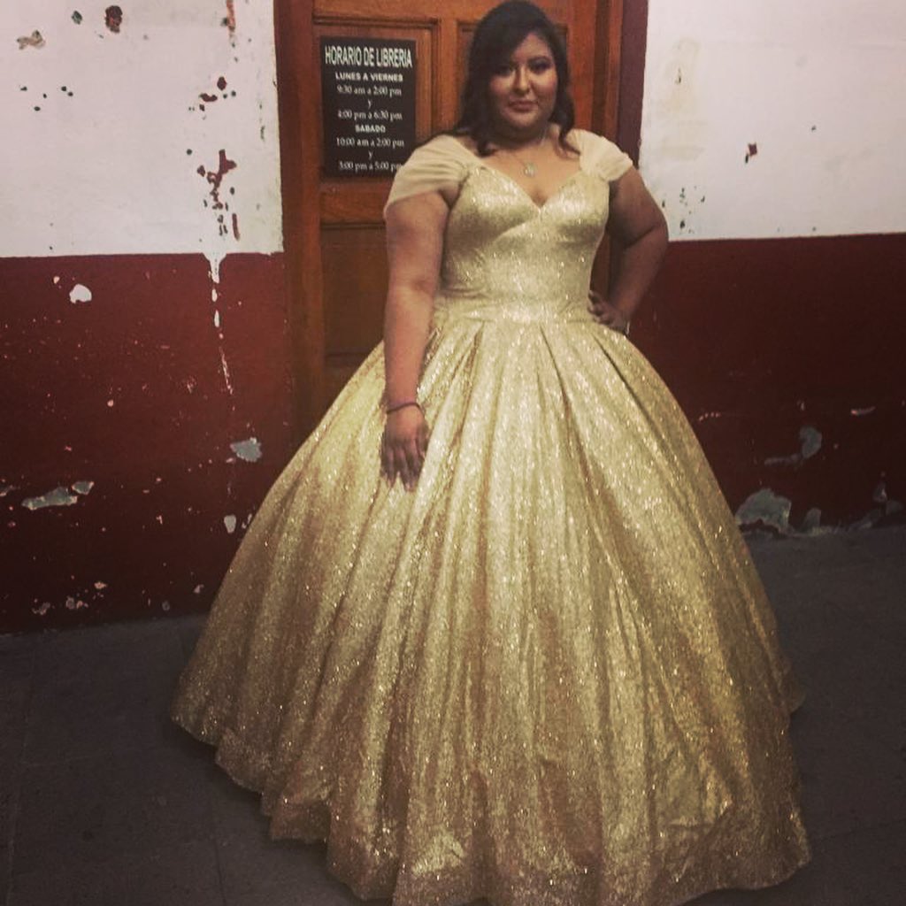 

2022 Glitter Gold Plus size Quinceanera Dresses Ball Gown V neck off the shoulder with Sleeve Vestido de Sweet 15 Prom Eveening Dress, Green