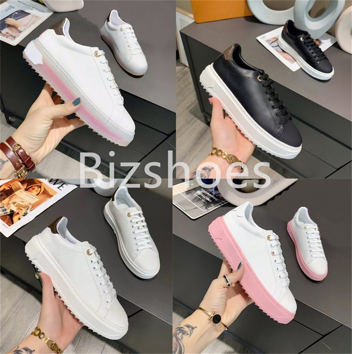 

Luxurys Designers Shoes White Printed Calf Leather Casual Shoe Trainer Pink/Blue Feminine Feel Time Out Sneaker, 02