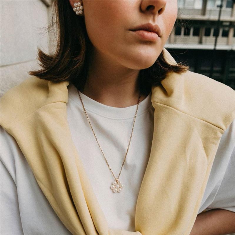 

Pendant Necklaces Hand Woven Freshwater Pearl Fancy Long Necklace Leisure Temperament Jewelery