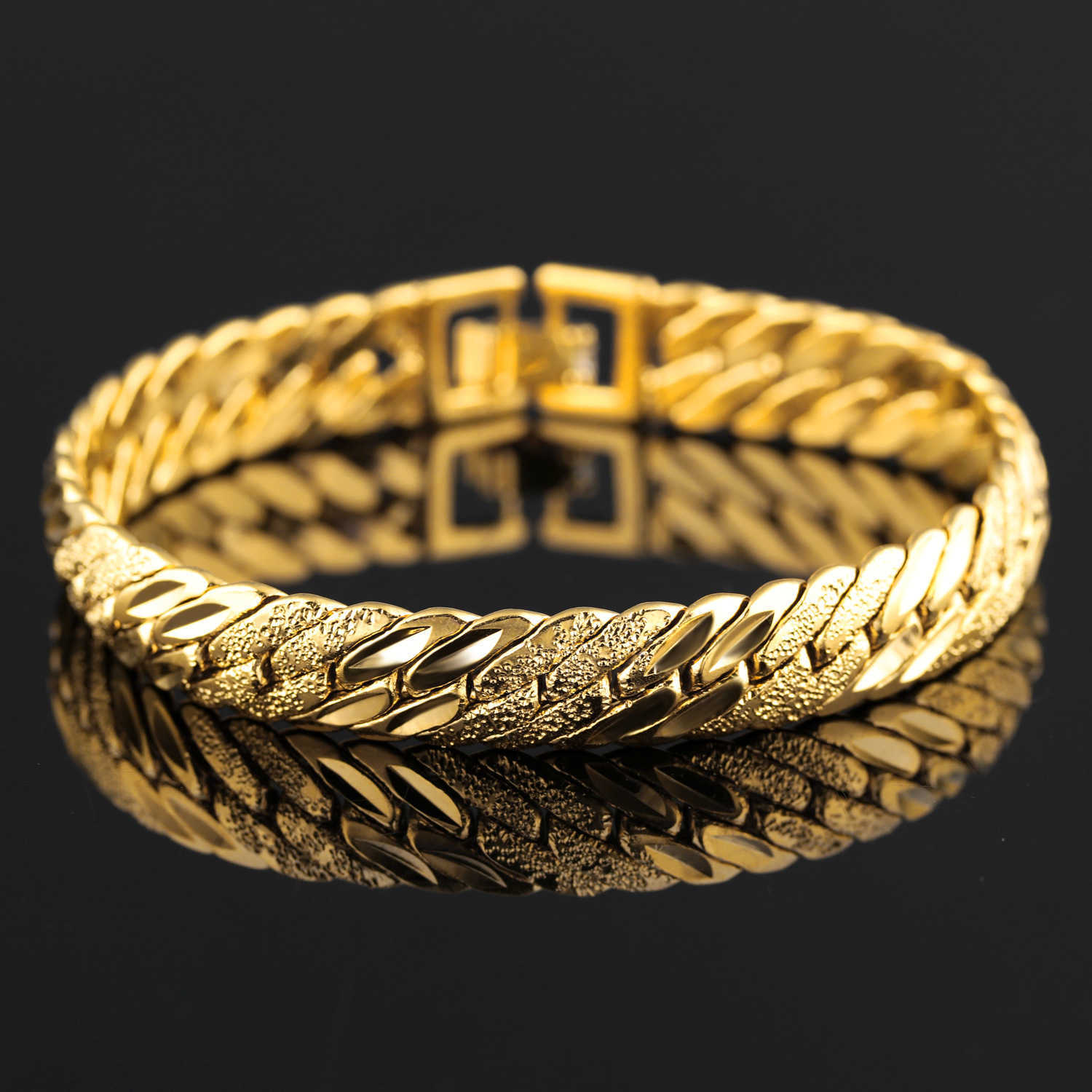 

Cr-202 European and American Copper Gold-plated Hand Ornaments Personality Men's Large Flat Snake Bone Bracelet Q0720