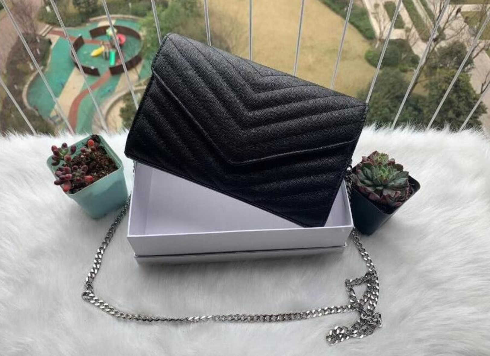 

22ss Genuine Leather Handbag Comes Chain Bag Women luxurys Fashion Designers Bags Female clutch Classic High Quality Girl Handbags #5