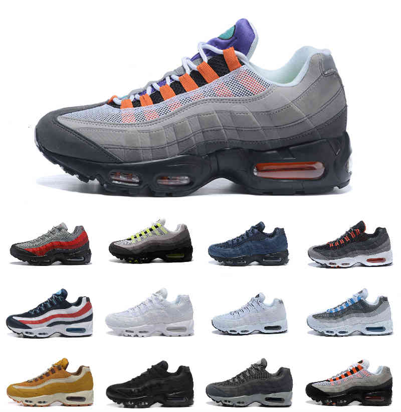 

2022 UNDEFEATED 95 OG TT Mens Running Shoes 95s Triple black white Casual Sneakers 20th Anniversary Sole Grey University Blue Neon Chaussures Men, Shoe box packaging