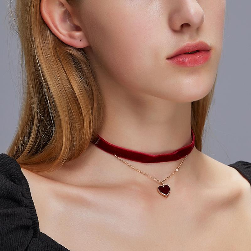 

Chokers 2021 Velvet Soft Adjustable Length Heart Pendant Necklace Double Chain And Pearl Design