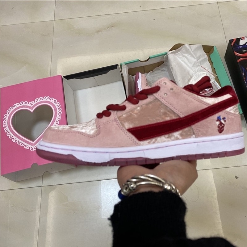 

Strangelove SB Low Pro QS Mens Running Shoes Valentine Day Unisex Youth Sneakers Trainers BRIGHT PINK GYM RED MED SOFT PINK Flats