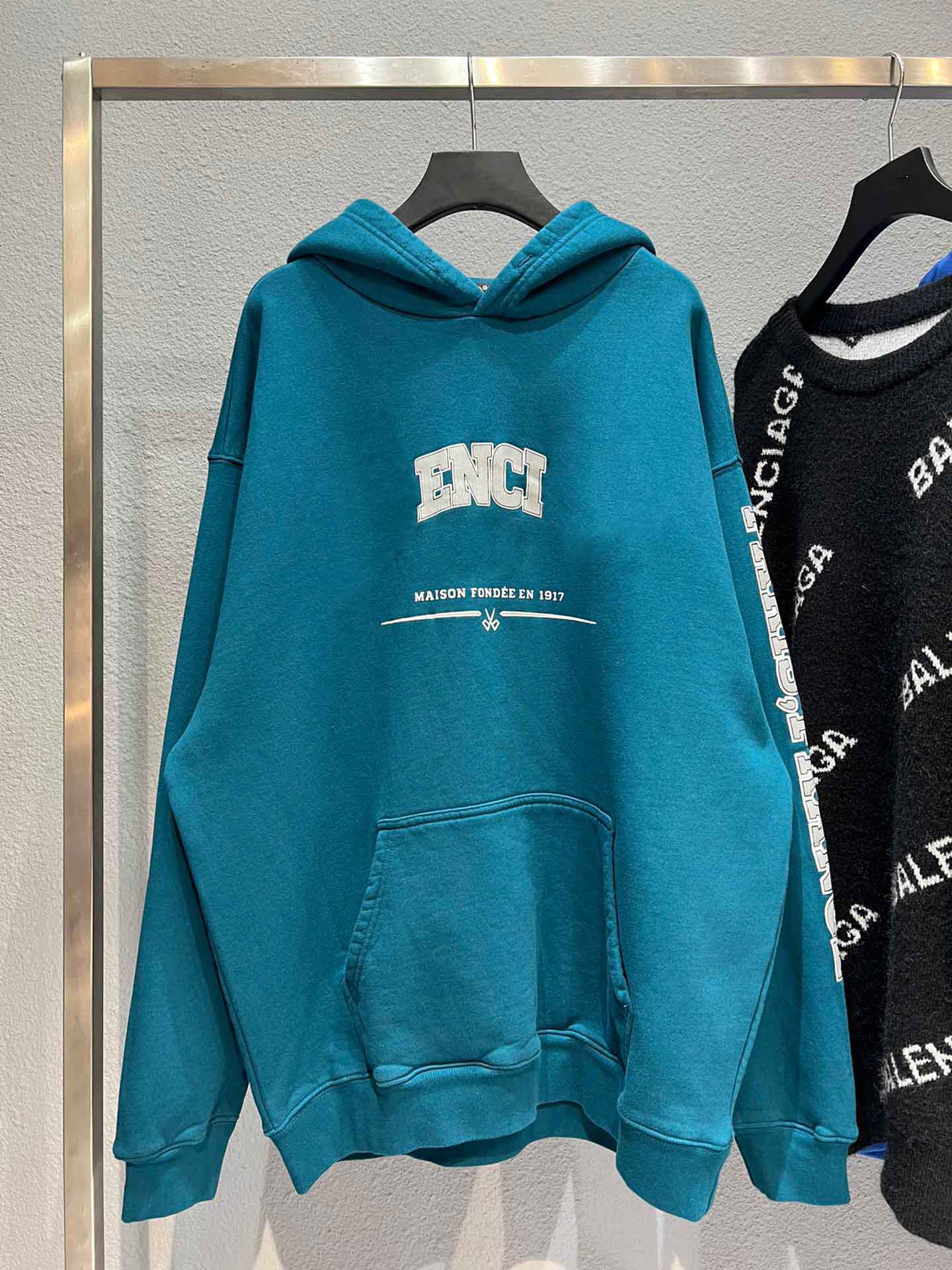 

Oversize size men's sweater suit hooded casual fashion color stripe printing Asian size high quality wild breathable long sleeve T-Shirt 2rw