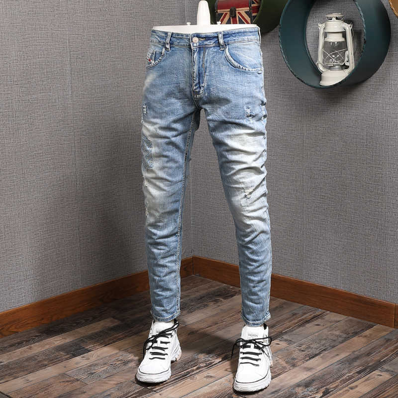 

Korean Style Fashion Men Jeans Retro Light Blue Elastic Cotton Ripped for Streetwear Vintage Designer Slim Denim Pants NWSS