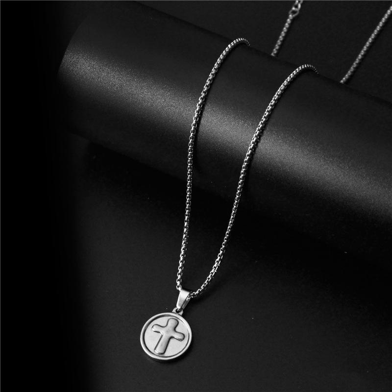 

Pendant Necklaces Top Quality Women Men Cross Necklace Silver Color Round Charm Pendants Stainless Steel Jewelry Gift