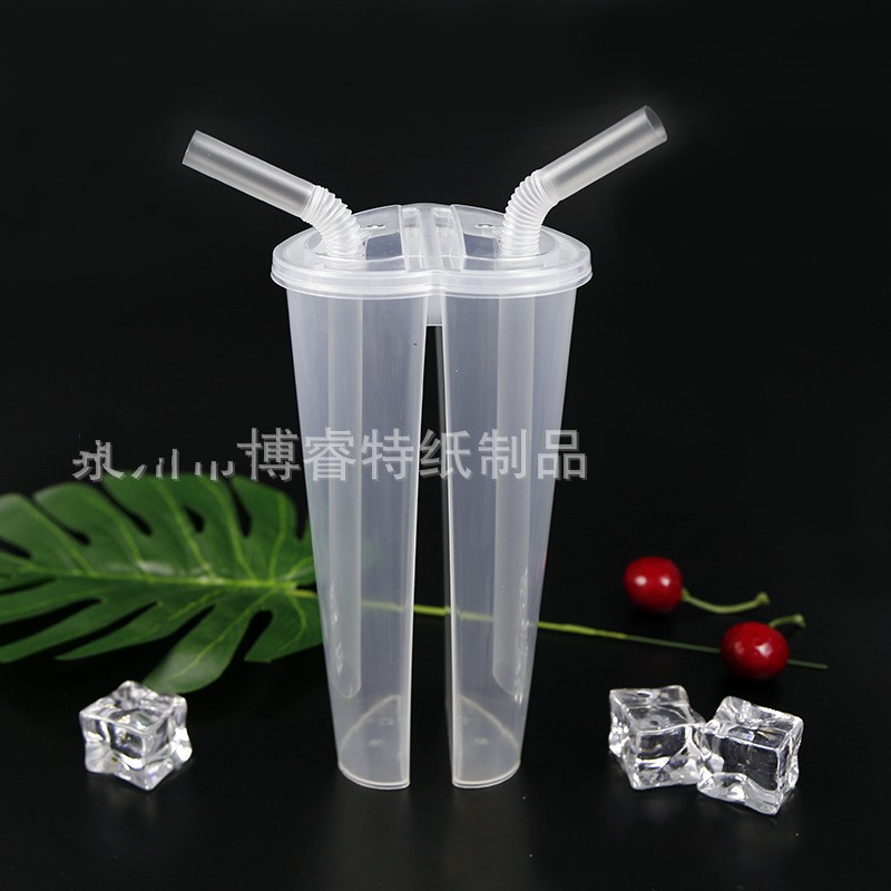 

600ML Heart Shaped Double Share Cup Transparent Plastic Disposable Cups with Lids Milk Tea Juice Cups for Lover Couple 361 S2