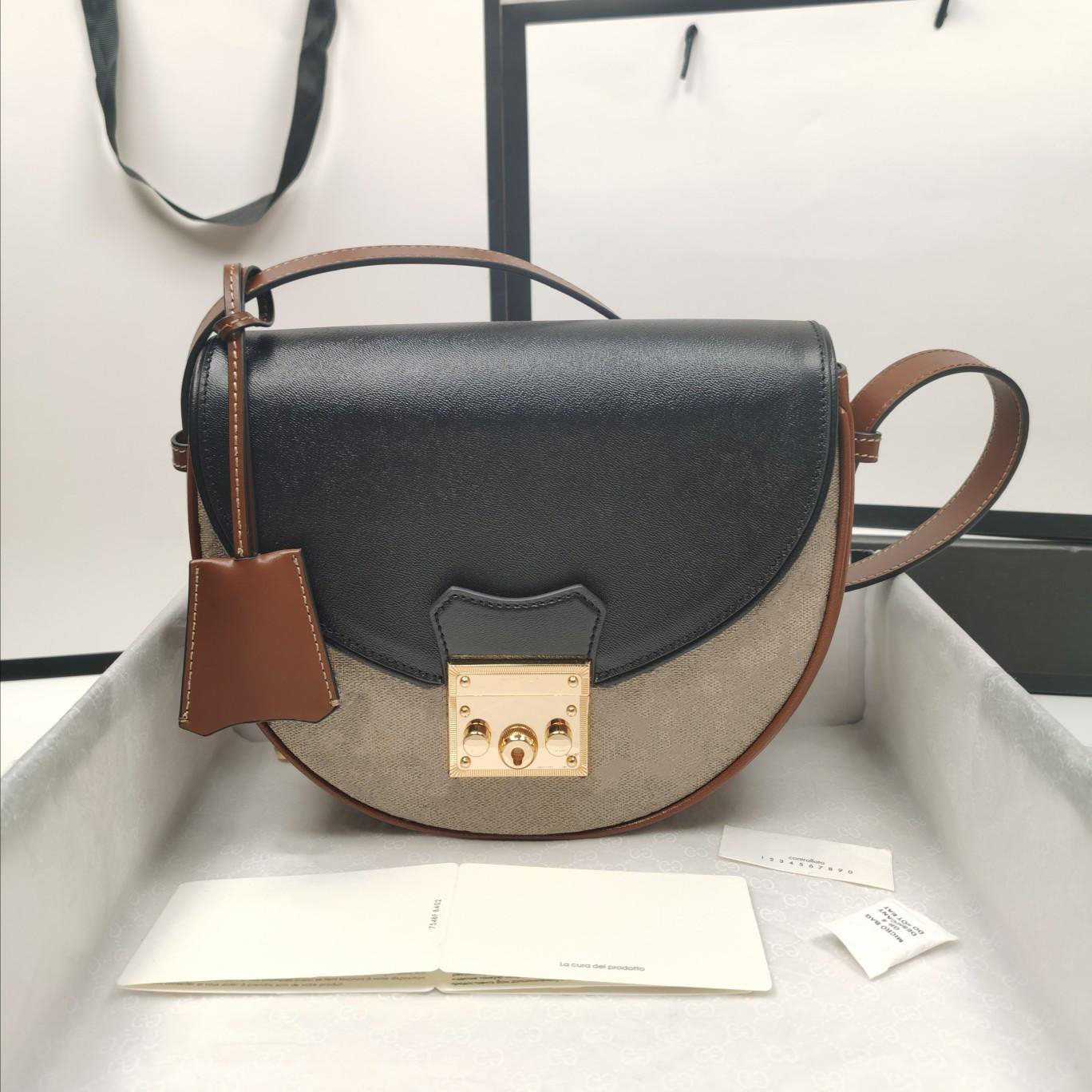 

Luxurys Designers Padlock Half Moon Women Shoulder Bags Handbag Purse Wallet Crossbody Tote Saddle Bag Purses Wallets Handbags Totes Backpack Lady Makeup