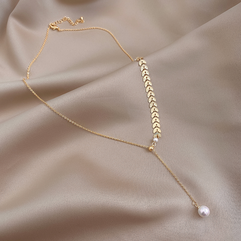 Xianlan489 Temperament Golden Grain Of Pearl Necklace Female Niche Clavicle Necklace Ins Cold Wind Fashion Personality Neck Orname-image-706264497