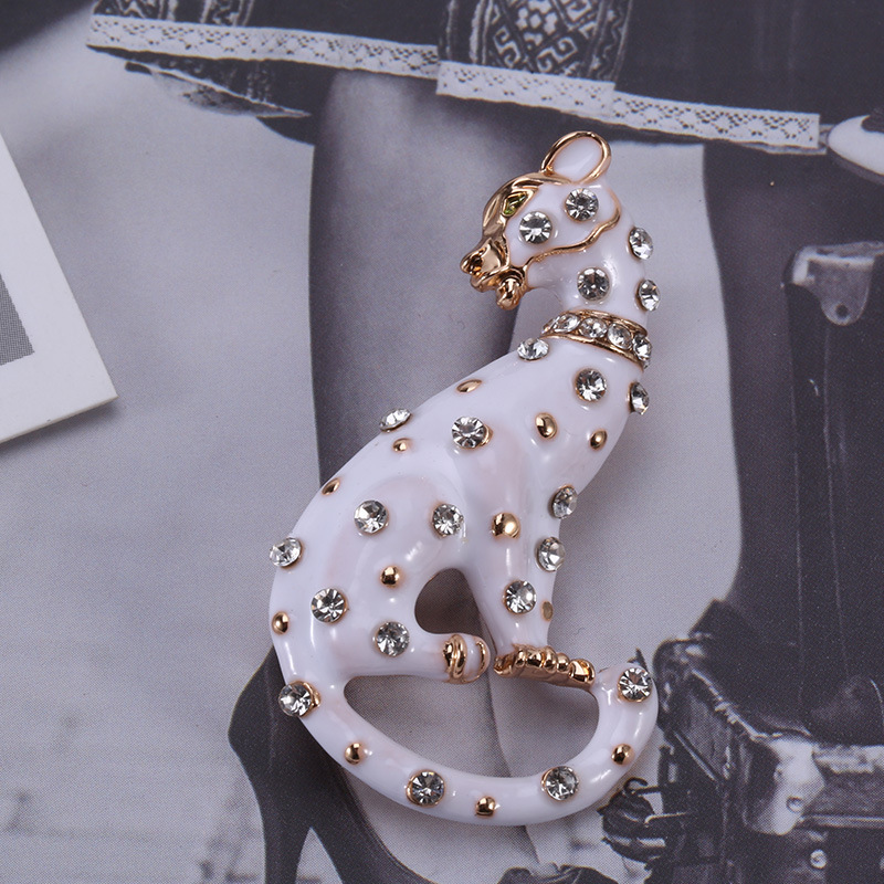 

Factory New style Animal Brooch personality cheetah accessories for men and women
